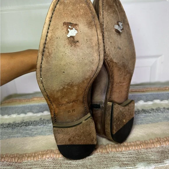 Magnanni Leather Chelsea Boots